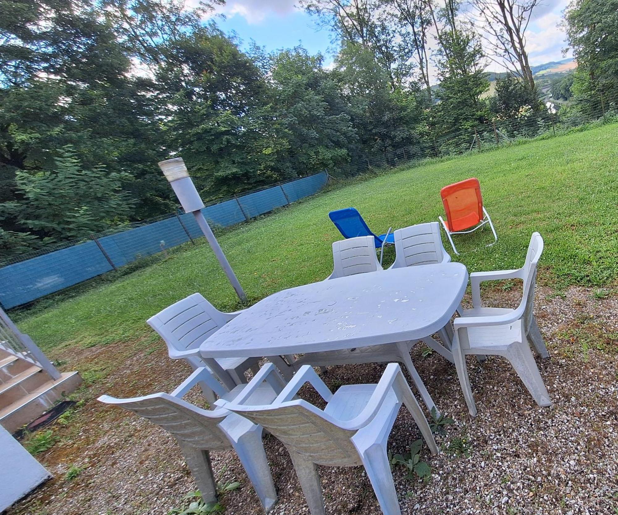 Agreable Maison Avec Jardin A Joinville Eksteriør billede